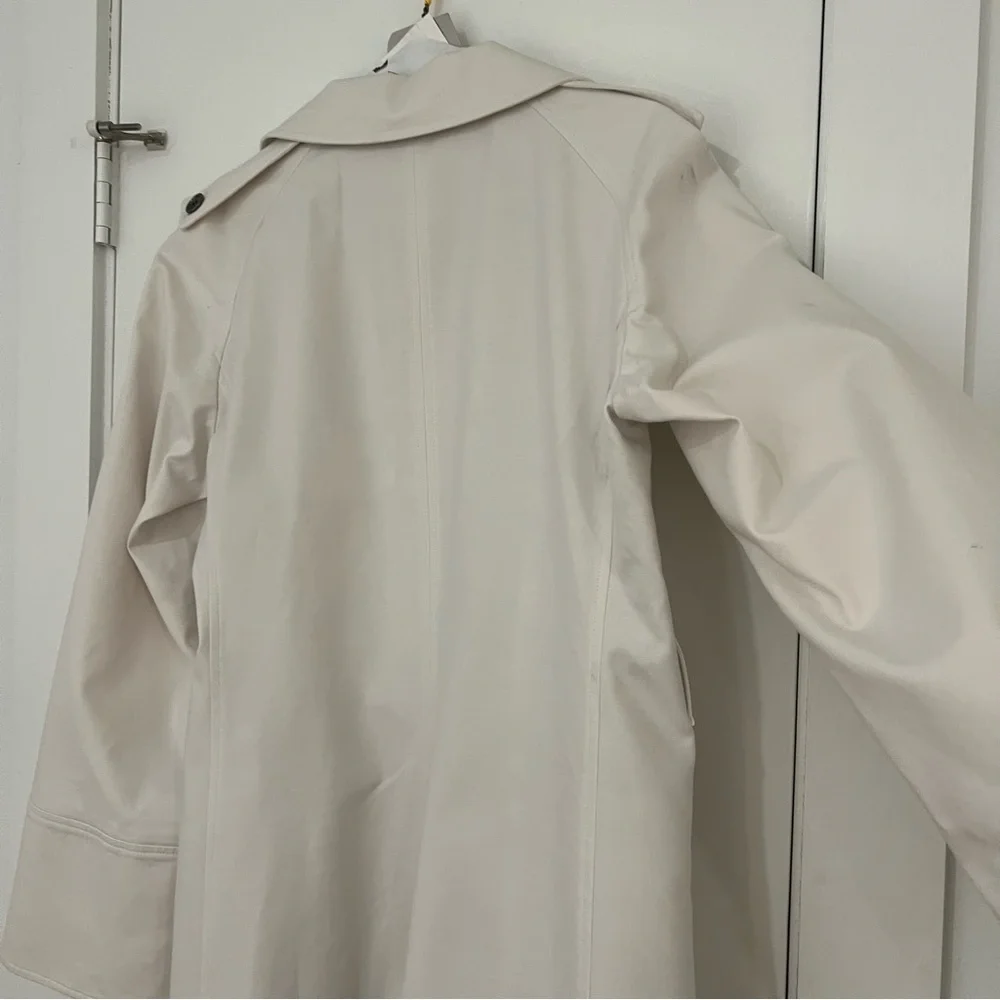 Burberry Trench Classic Cream with Belt - Picture 9 of 14